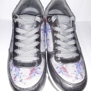 Skechers Memory Foam Sneaker
